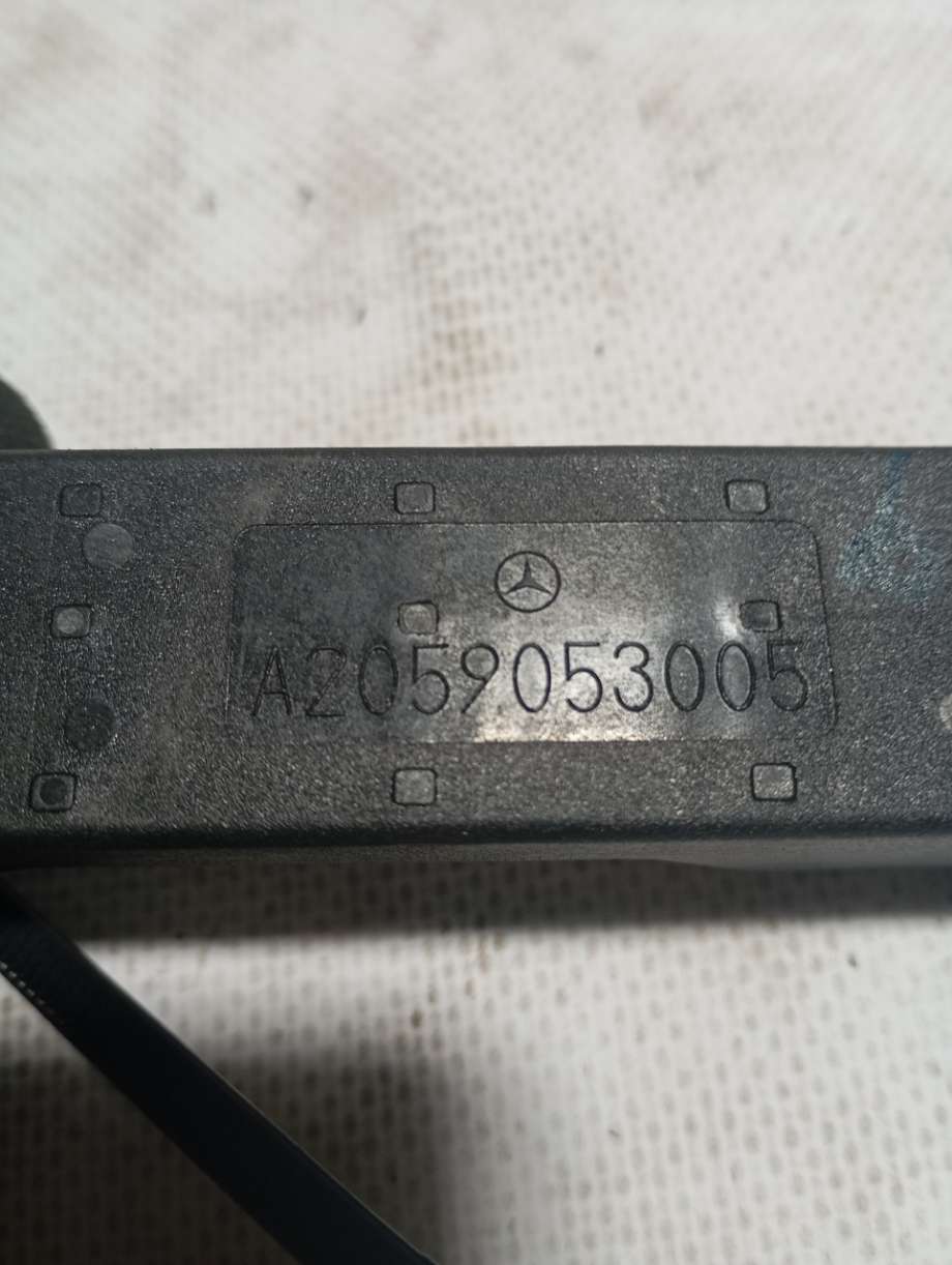 Antenne navigasjon til Mercedes S-Klasse 2013-2020 (W222) (W222) (|a2059053005)