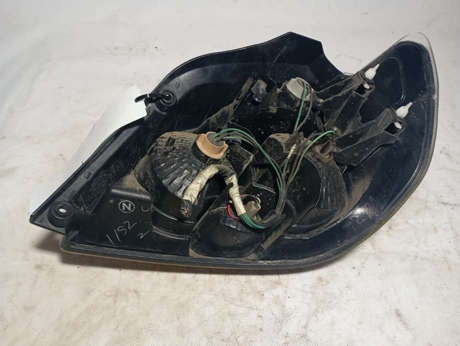 Baklykt venstre til Mitsubishi Outlander 2003-2006 (Type I)  (|22087685)