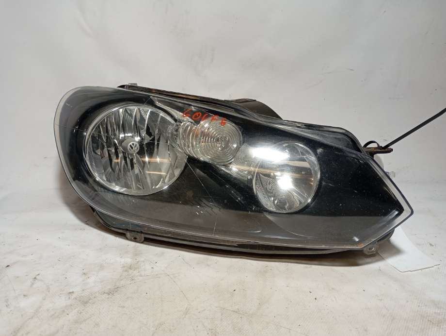 Frontlykt høyre halogen til VW Golf VI 2008-2012
