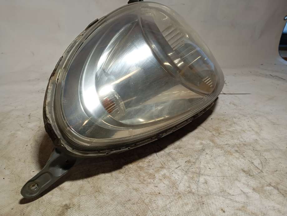 Frontlykt venstre halogen til Toyota Yaris 2003-2005 (Type I, Fase 2)