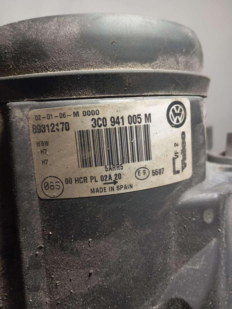 Frontlykt venstre halogen til VW Passat 2005-2010 (B6) (B6) (|3c0941005m)
