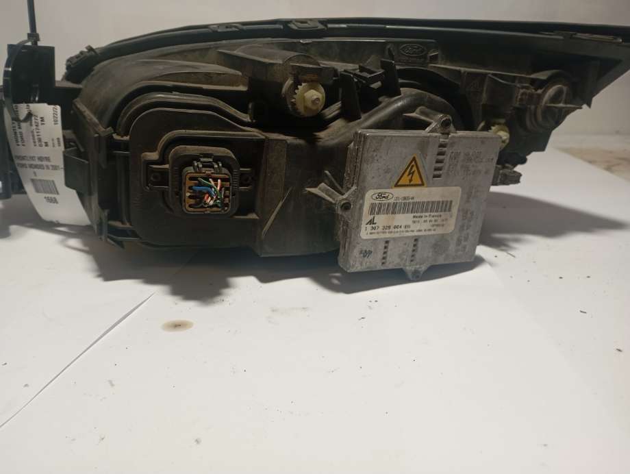 Frontlykt høyre xenon til Ford Mondeo 2001-2007 (Type III) (|0301174272)