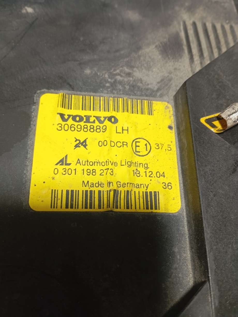 Frontlykt venstre xenon til Volvo V50 2004-2007 (Fase 1)  (|30698889LH)