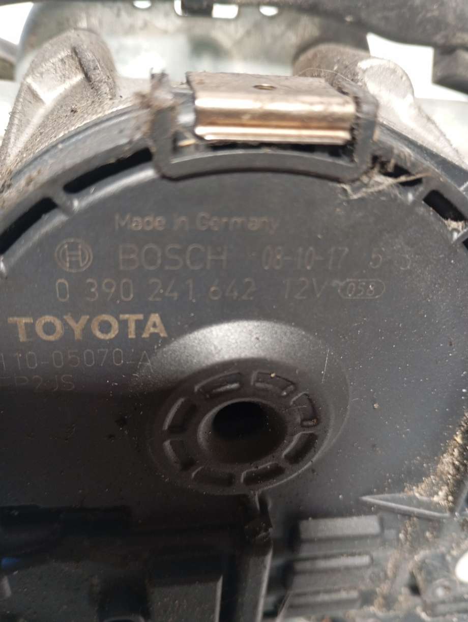 Viskermotor frontrute til Toyota Avensis 2009-2015 (Type III, Fase 1)  (|0390241642)
