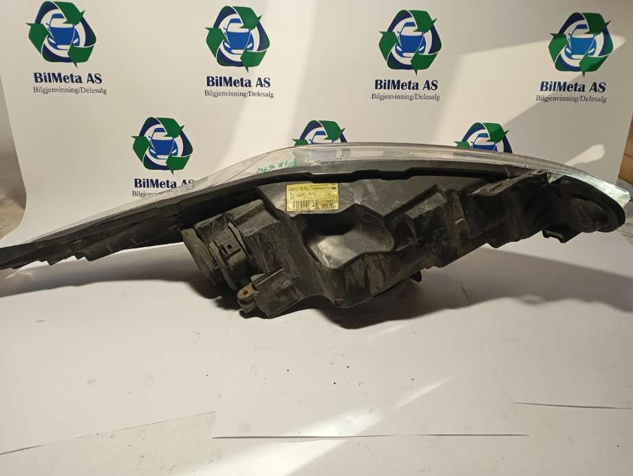 Frontlykt venstre halogen til Ford Fiesta 2008-2012 (Type VI, Fase 1) (|8a6113w030ah)