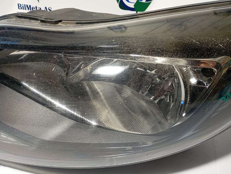 Frontlykt venstre halogen til Ford Focus 2011-2014 (Type III, Fase 1)  (|bm5113w030cl)