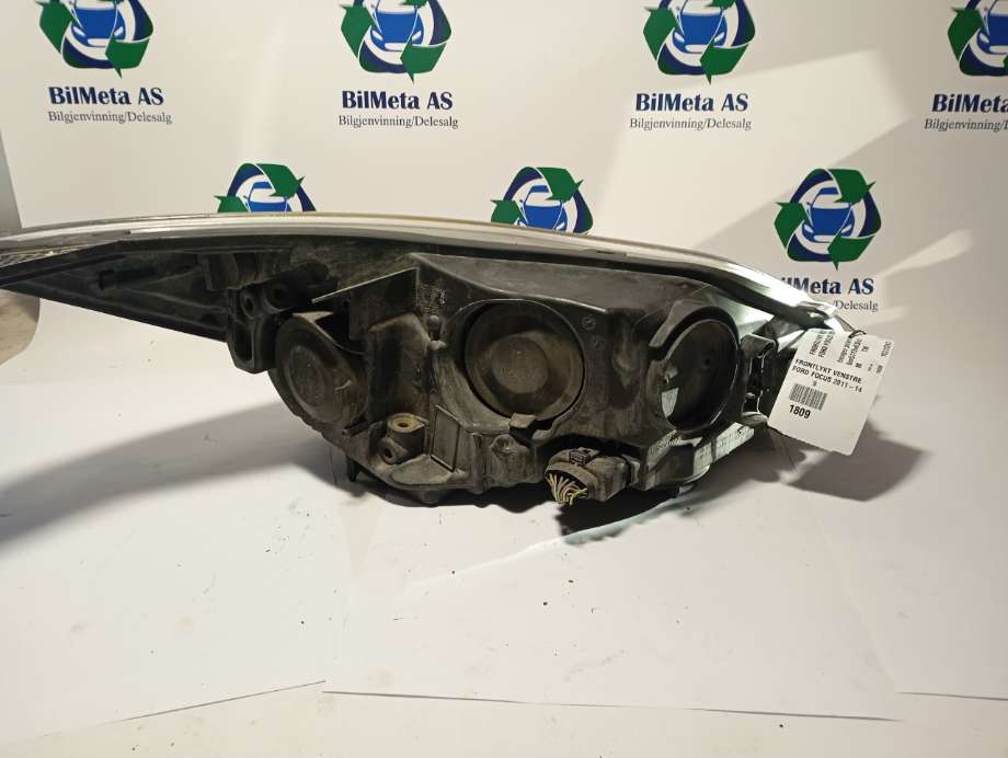 Frontlykt venstre halogen til Ford Focus 2011-2014 (Type III, Fase 1)  (|bm5113w030cl)