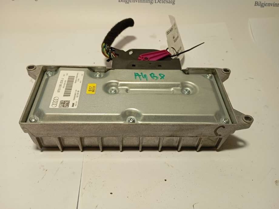 Bilstereo forsterker til Audi A4 2007-2014 (Type IV) (B8) (B8) (|8t0035223j)