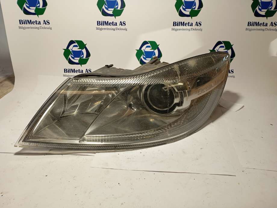 Frontlykt venstre xenon til Škoda Octavia 2005-2008 (Type II, Fase 1) (|1z1941015g)