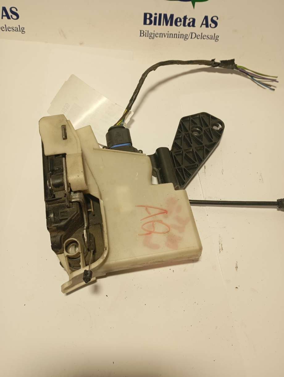 Låsekasse venstre foran til VW Transporter / Caravelle 2003-2009 (Fase 1) (T5) (T5) (|7h0837867)