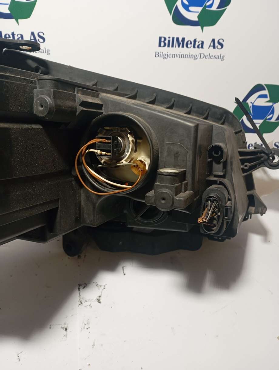 Frontlykt venstre halogen til VW Touran 2003-2006 (Type I, Fase 1)  (|1t1941005b)