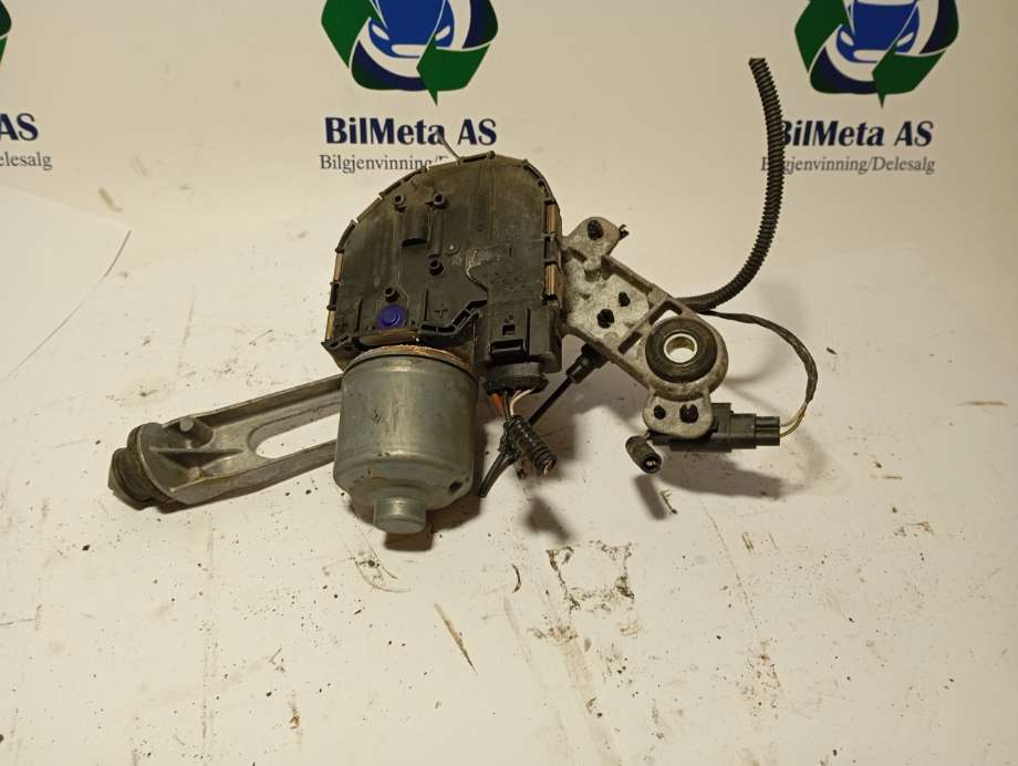 Viskermotor frontrute til Ford Focus 2011-2014 (Type III, Fase 1)  (|bm5117k484b|bm5117504bj)