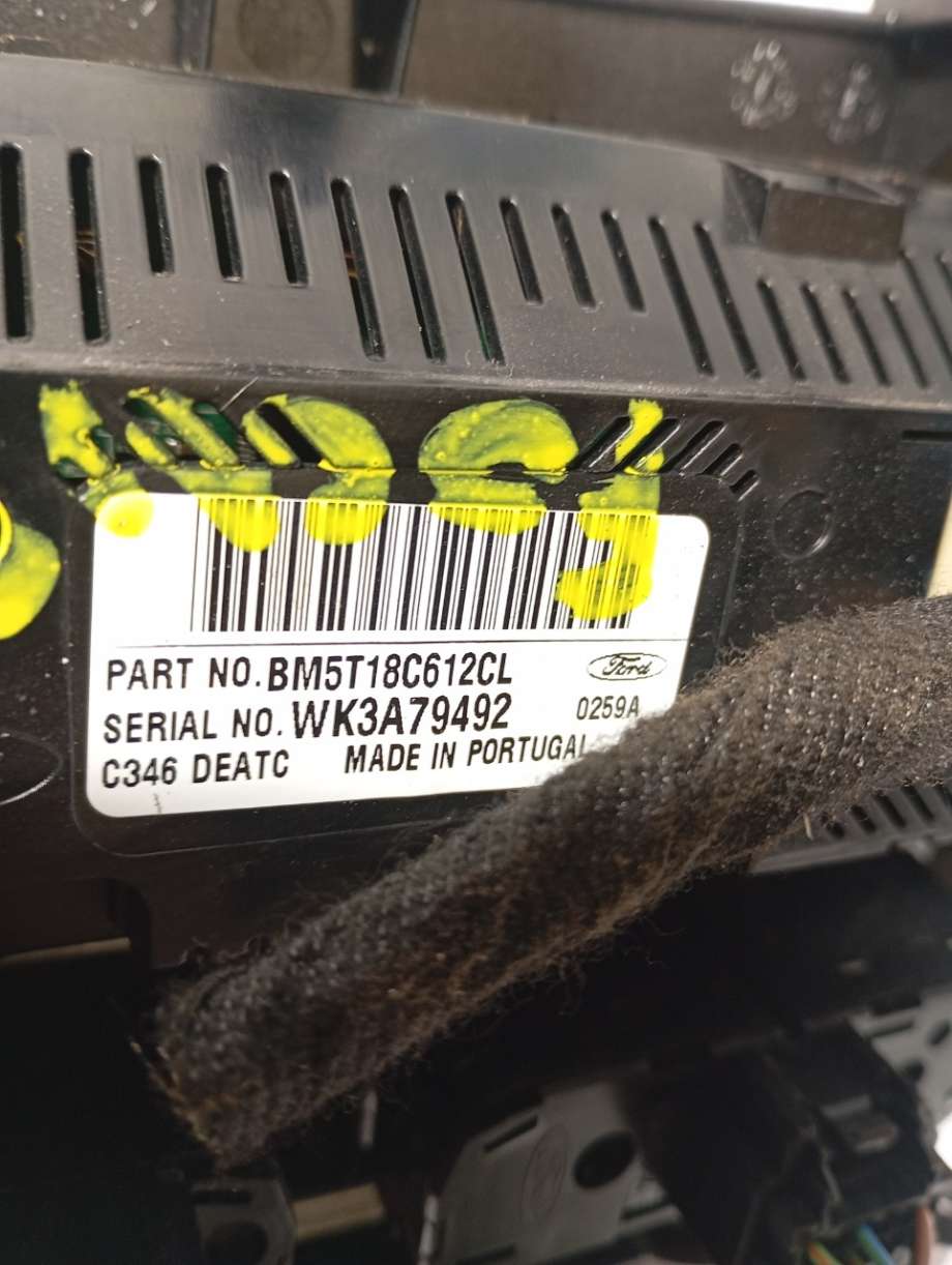 Varmeapparat betjening til Ford Focus 2011-2014 (Type III, Fase 1)  (|bm5t18c612cl)