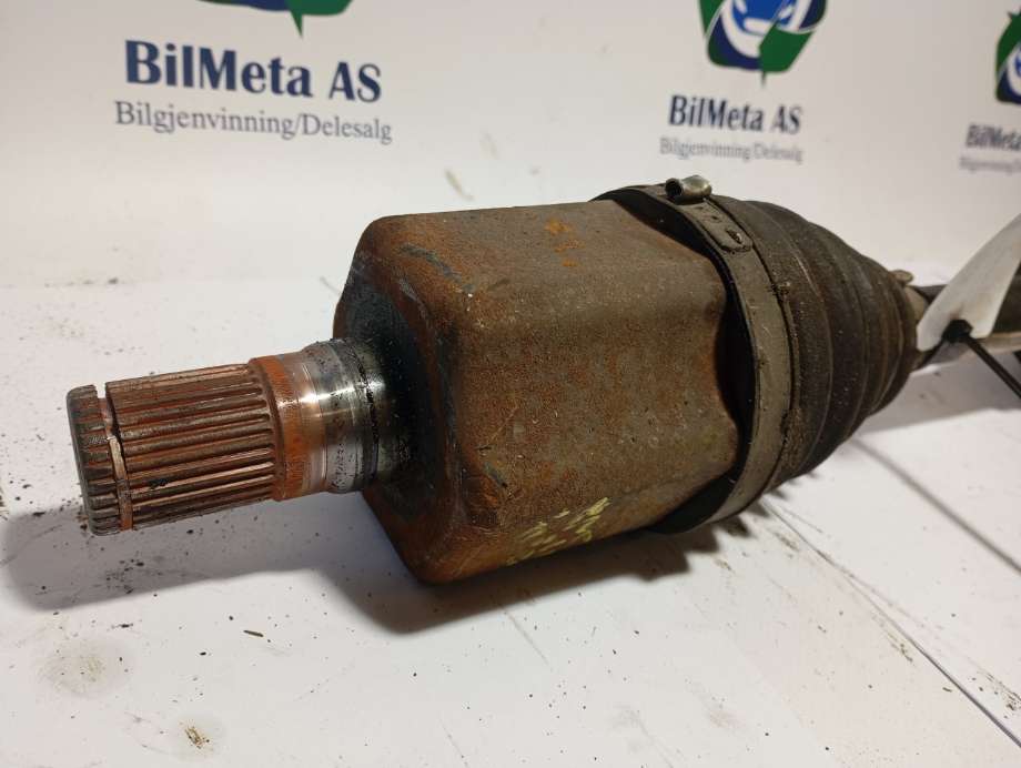 Drivaksel venstre foran til Volvo V70 2007-2013 (Type III, Fase 1) (|6g9n3b436bd)