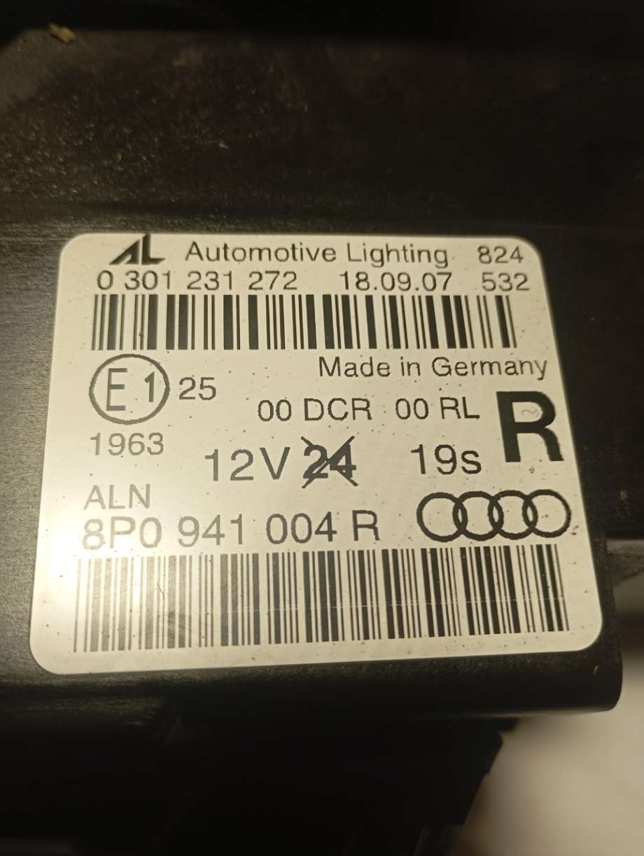Frontlykt høyre xenon til Audi A3 2003-2008 (Type II, Fase 1)  (|8p0941004r|0301231272)