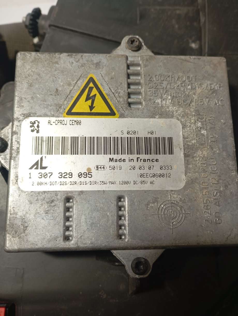 Frontlykt venstre xenon til Peugeot 407 2004-2010  (|0301213271)