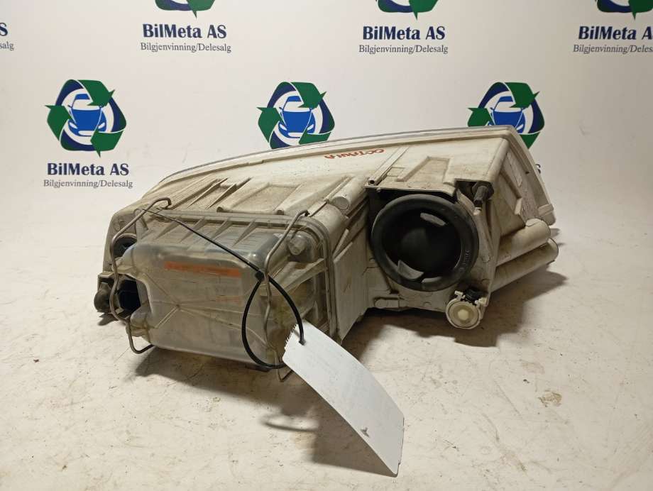 Frontlykt venstre xenon til Škoda Octavia 2005-2008 (Type II, Fase 1)  (|1z1941017n)