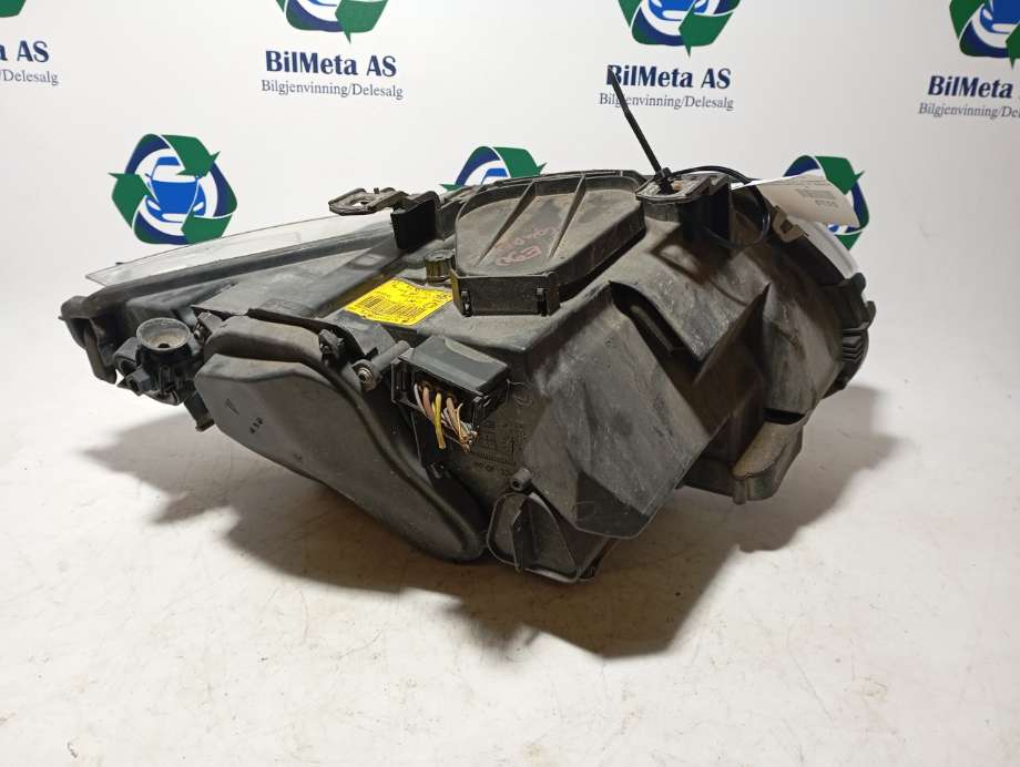 Frontlykt venstre halogen til BMW 3-Serie 2005-2011 (E90/E91/E92/E93) (E90/E91/E92/E93) (|0301230271)