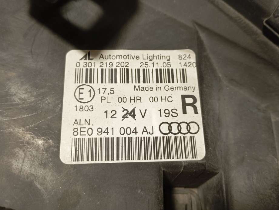 Frontlykt høyre halogen til Audi A4 2004-2008 (Type III) (B7) (B7) (|8e0941004aj)
