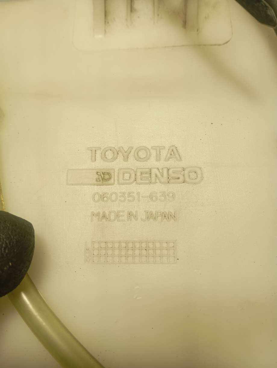 Spylertank til Toyota 4-Runner 1989-1997  (|060351639)