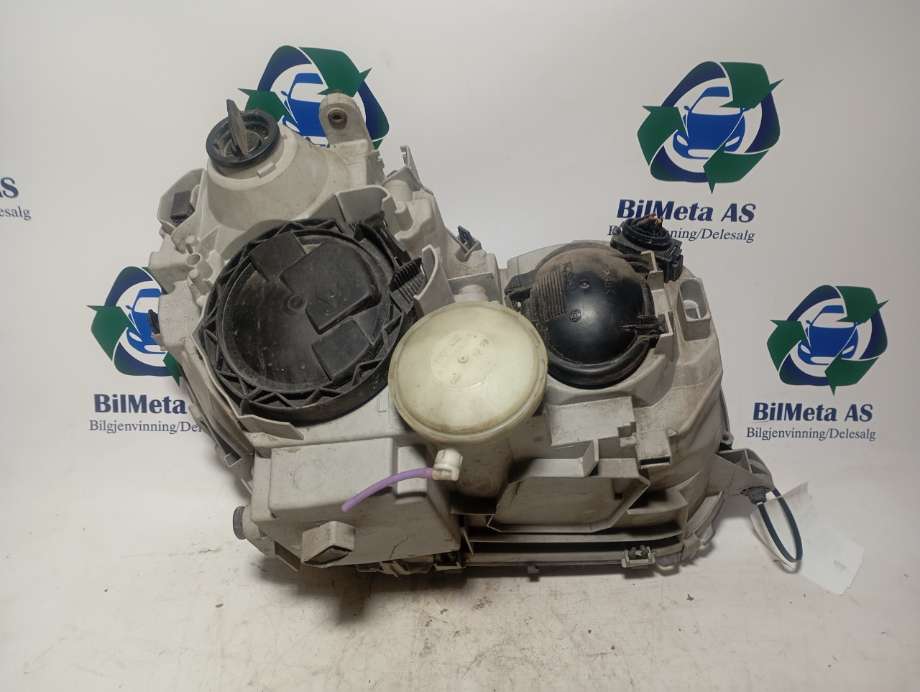 Frontlykt venstre halogen til Mercedes C-Klasse 2000-2004 (Fase 1) (W203) (W203) (|A2038200161)