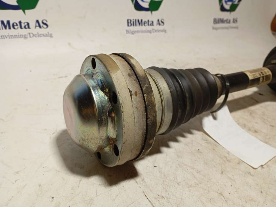 Drivaksel venstre foran til VW Caddy 2004-2010 (Type III, Fase 1) (|3aa407271)