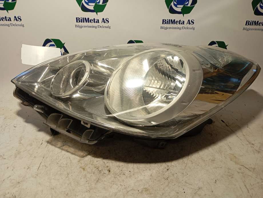 Frontlykt venstre halogen til Nissan Note 2006-2013 (Type I)