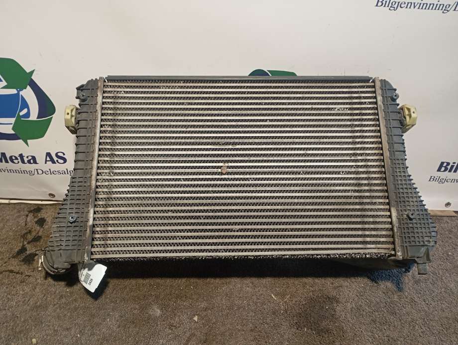 Intercooler til VW Caddy 2010-2015 (Type III, Fase 2)  (|1k0145803af)