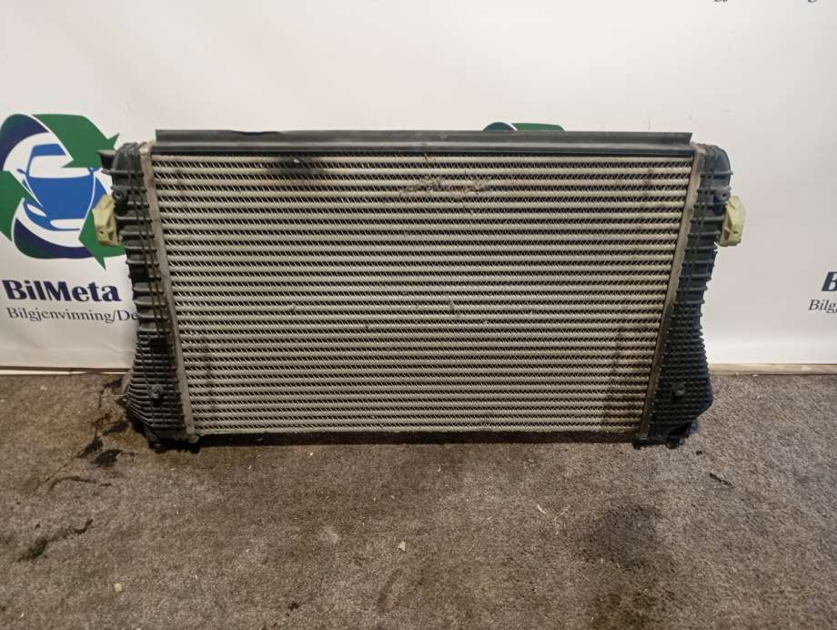 Intercooler til VW Caddy 2010-2015 (Type III, Fase 2)  (|1k0145803af)