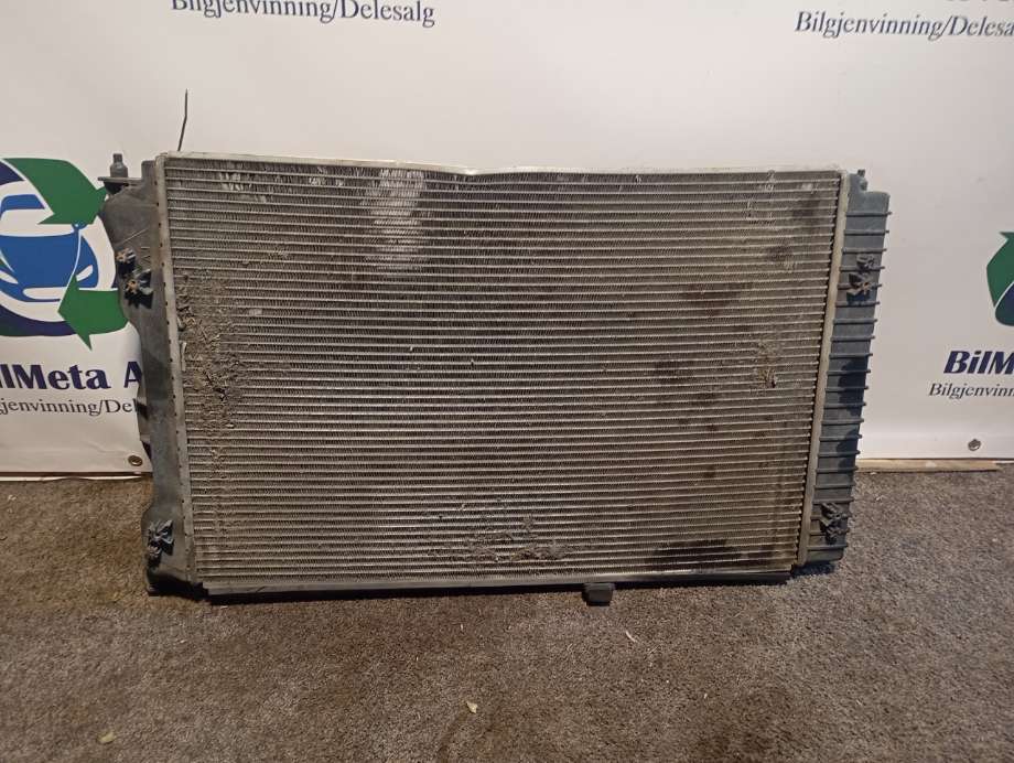 Radiator (automat gir) til Audi A6 2005-2008 (Type III, Fase 1) (C6) (C6) (|4f0121251R)