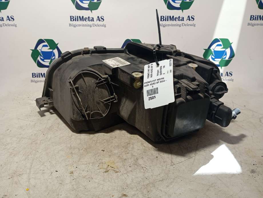 Frontlykt høyre halogen til Audi A3 2003-2008 (Type II, Fase 1)  (|8p0941004k)