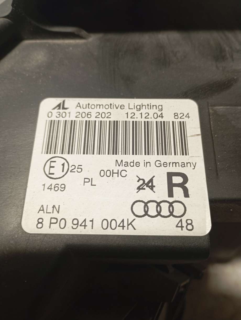 Frontlykt høyre halogen til Audi A3 2003-2008 (Type II, Fase 1)  (|8p0941004k)