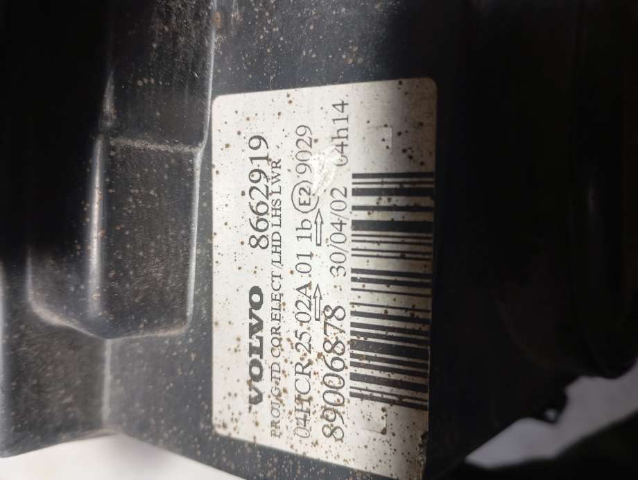 Frontlykt venstre halogen til Volvo V70 2000-2004 (Type II, Fase 1)  (|8662919)