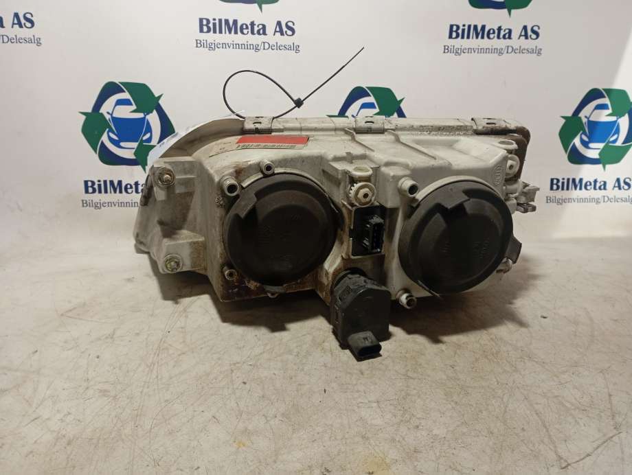 Frontlykt høyre halogen til Volvo V40 / S40 1994-2000 (Type I, Fase 1)  (|30899879)