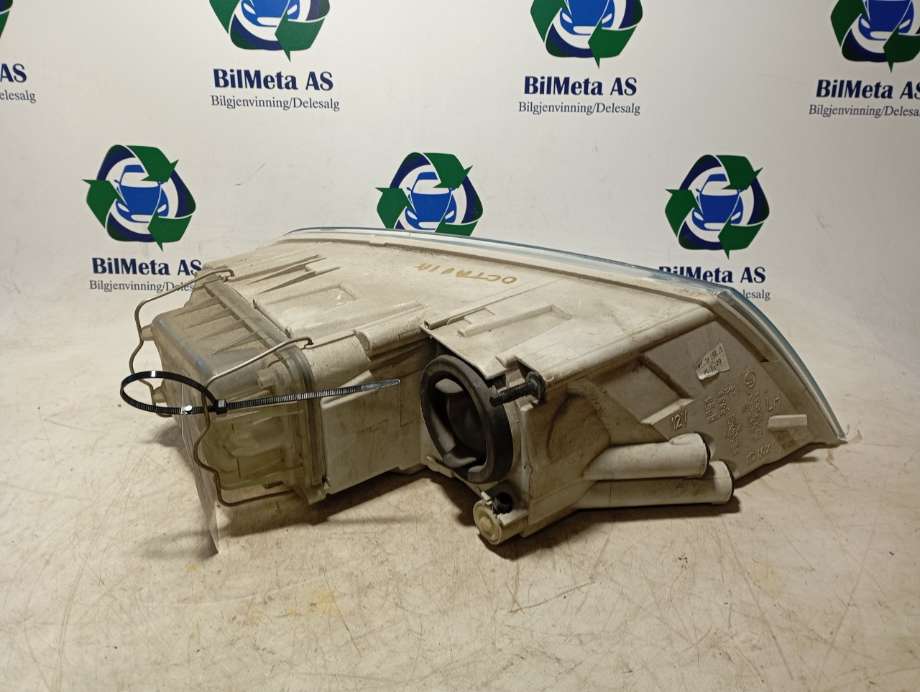 Frontlykt venstre halogen til Škoda Octavia 2005-2008 (Type II, Fase 1)
