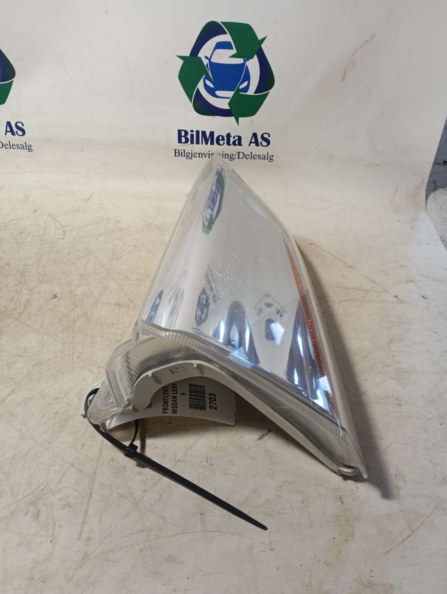 Frontlykt venstre halogen til Nissan Leaf 2011-2017 (Type I)
