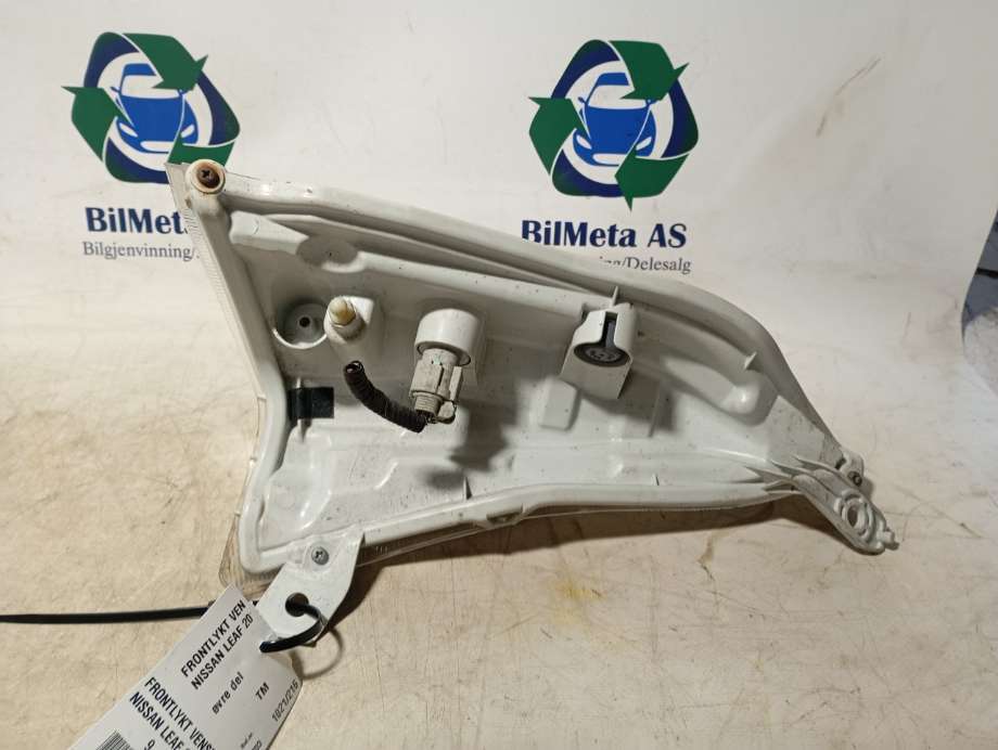 Frontlykt venstre halogen til Nissan Leaf 2011-2017 (Type I)