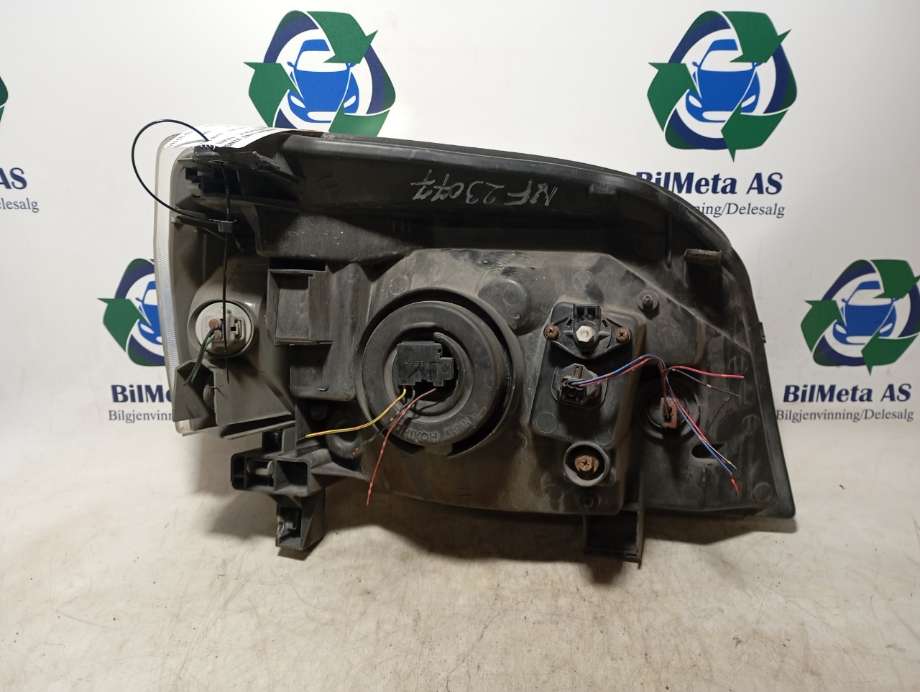 Frontlykt venstre halogen til Nissan X-Trail 2002-2007 (T30) (T30) 