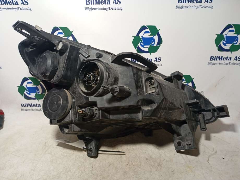 Frontlykt venstre halogen til Peugeot Partner 2008-2015 (Type II, Fase 1)  (|89318031)