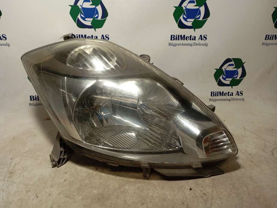 Frontlykt høyre halogen til Subaru Justy 1984-1995 (Type I)