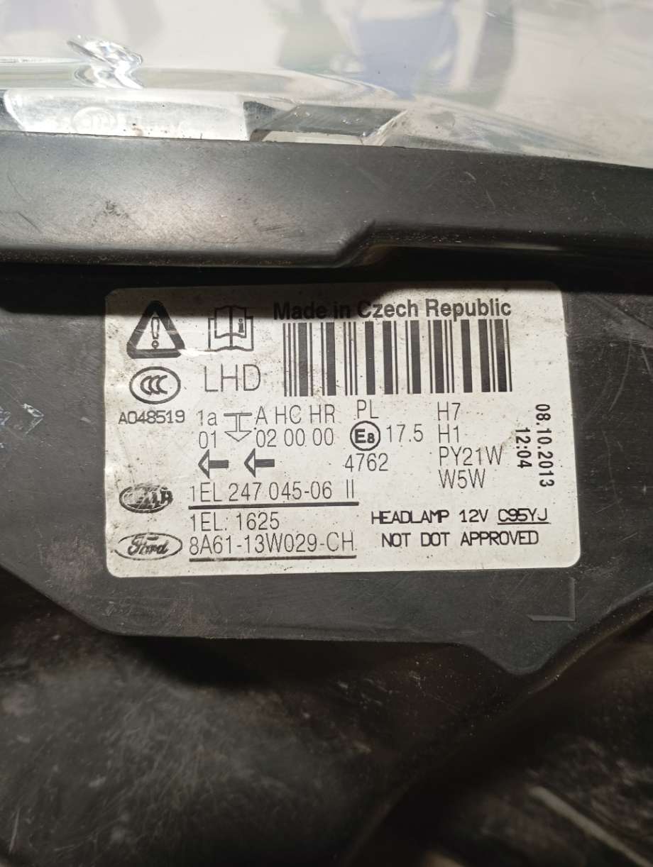 Frontlykt høyre halogen til Ford Fiesta 2013-2017 (Type VI, Fase 2)  (|8a6113w029ch)
