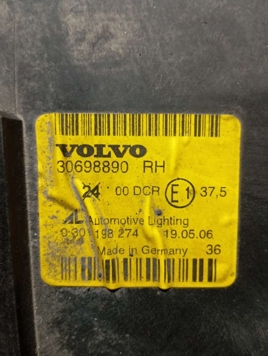 Frontlykt høyre xenon til Volvo V50 2004-2007 (Fase 1) (|30698890rh)