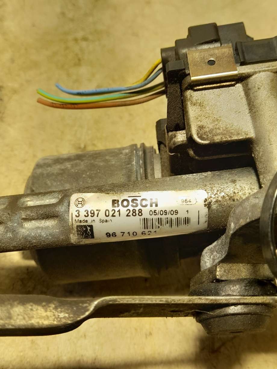 Viskermotor frontrute til Peugeot 3008 2009-2016 (Type I)  (|3397021288|1397220576)