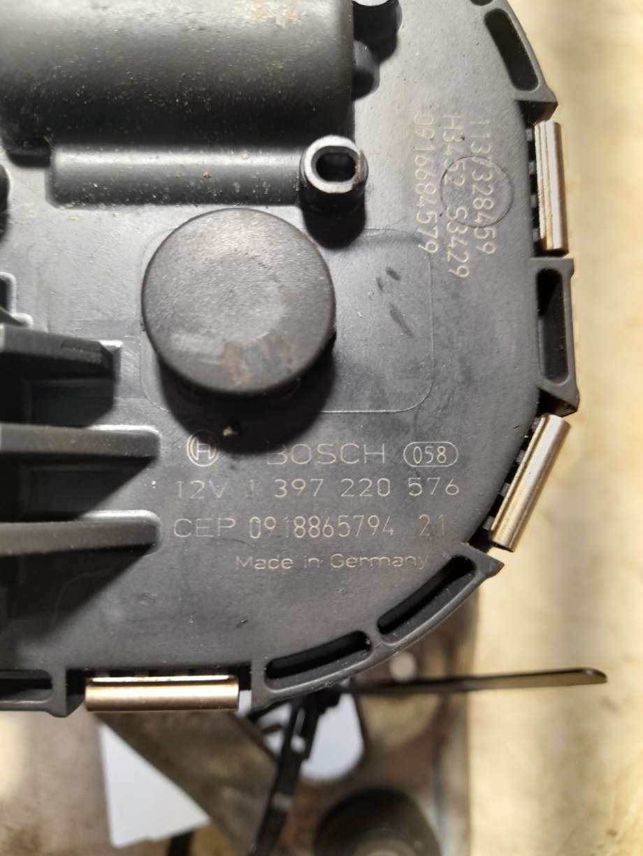 Viskermotor frontrute til Peugeot 3008 2009-2016 (Type I)  (|3397021288|1397220576)