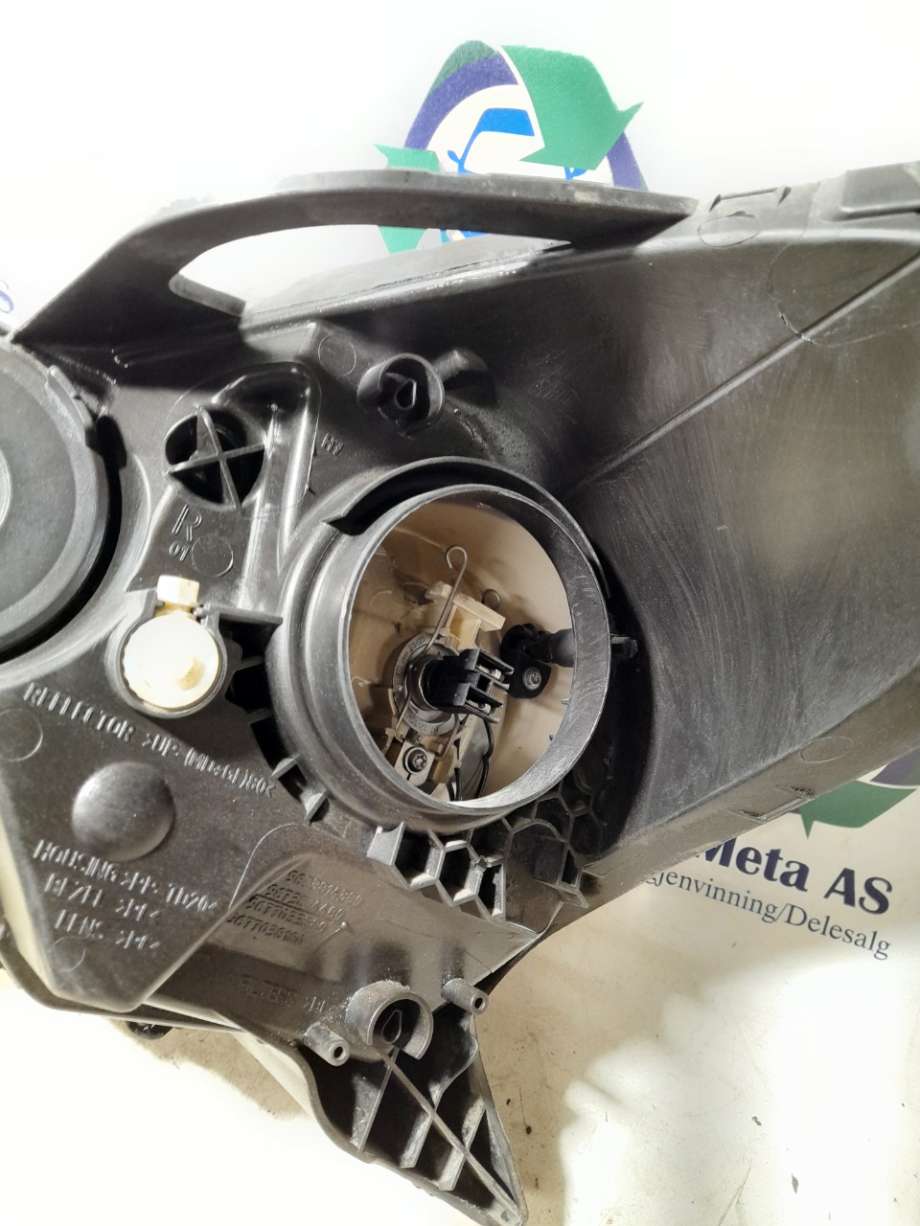 Frontlykt høyre halogen til Citroën C3 2010-2016 (Type II)  (|9673814380)