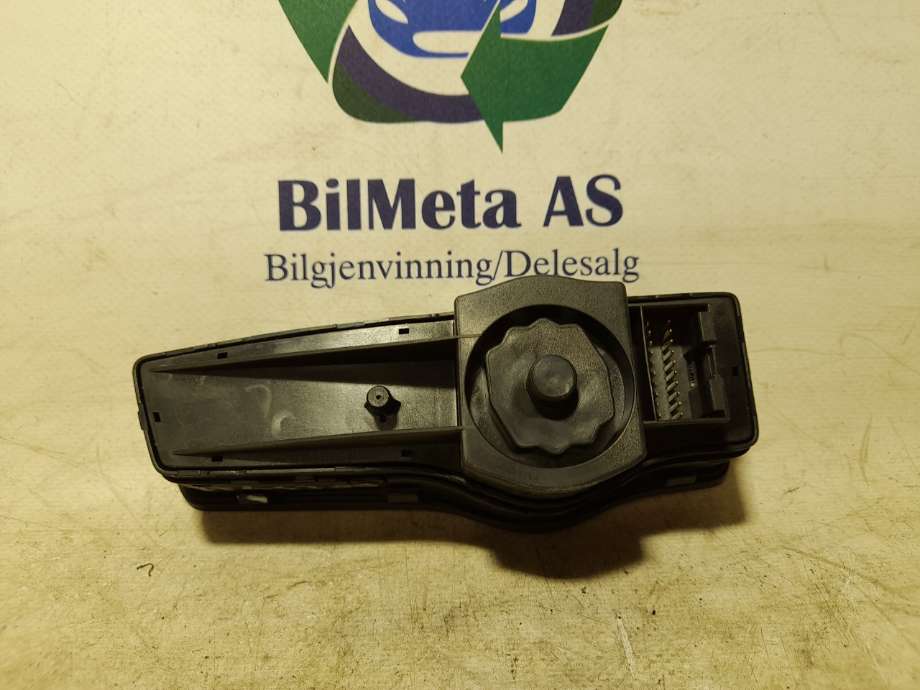 Bryter lys til Hyundai i40 2012-2017  (|933003z100|39r1021000)