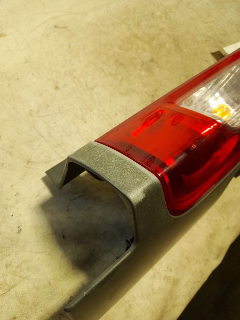 Baklykt høyre til Opel Vivaro A 2001-2006
