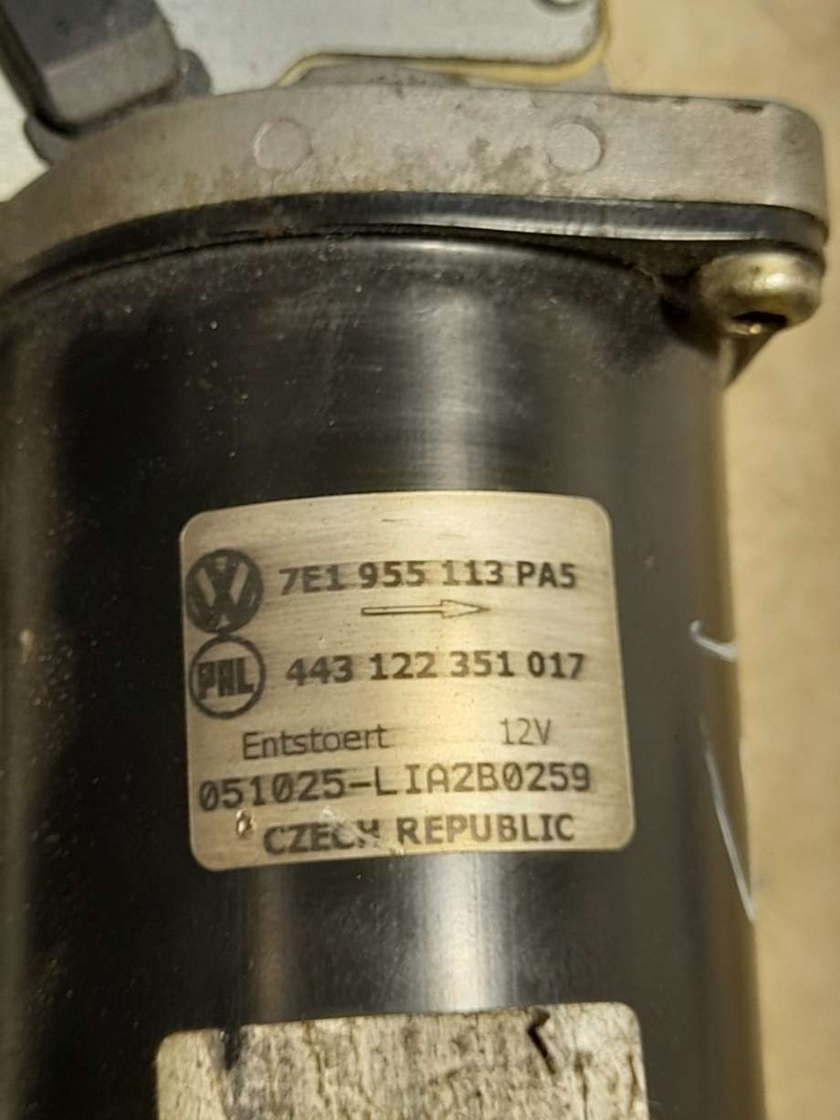 Viskermotor frontrute til VW Transporter / Caravelle 2003-2009 (Fase 1) (T5) (T5) (|7e1955113|7h1955023b)