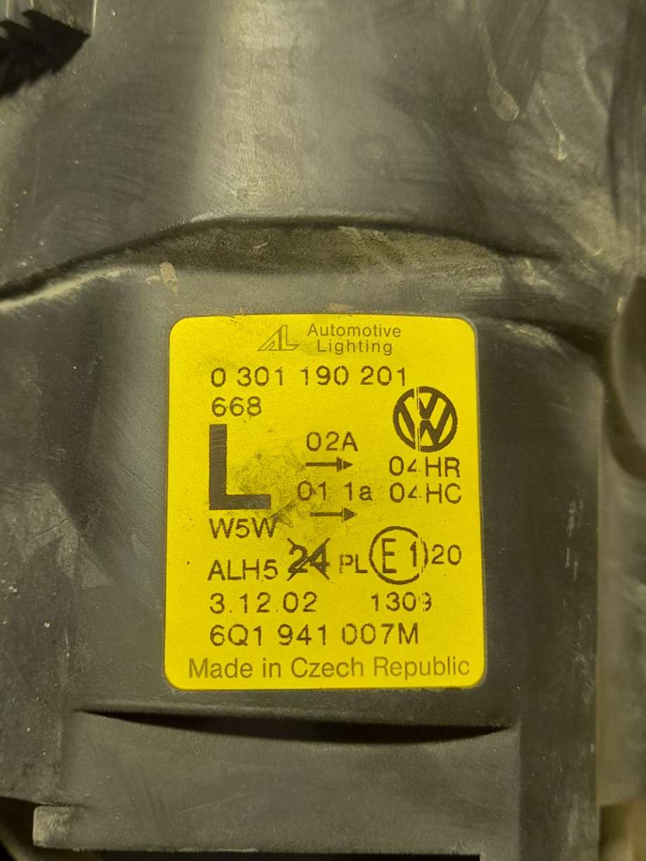 Frontlykt venstre halogen til VW Polo 2002-2005 (Type IV, Fase 1)  (|0301190201|6q1941007m)