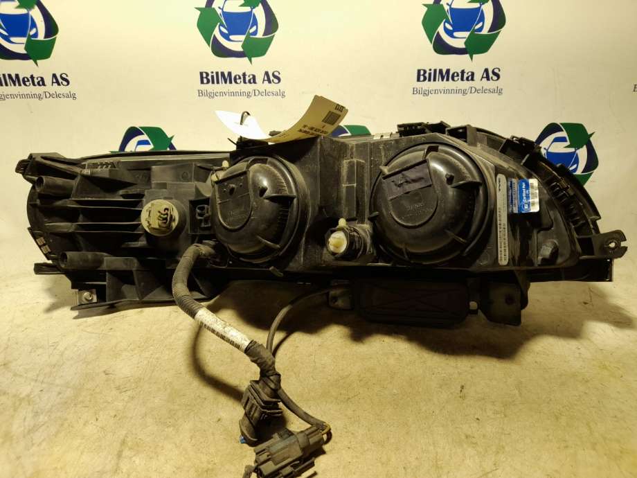 Frontlykt venstre halogen til Volvo XC70 2001-2004 (Type I, Fase 1)  